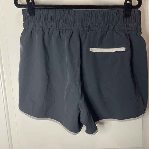 Vuori Cardiff Charcoal Athletic Shorts XL - Picture 4 of 5